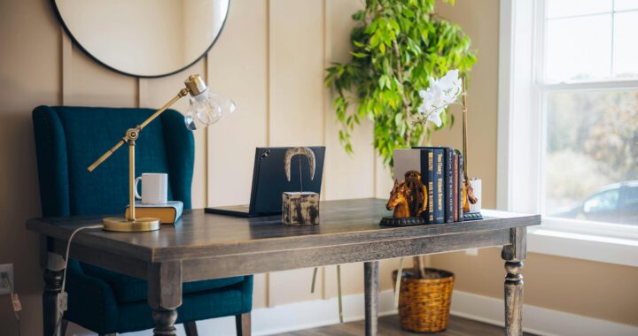 10 Cute Desk Ideas for College Students